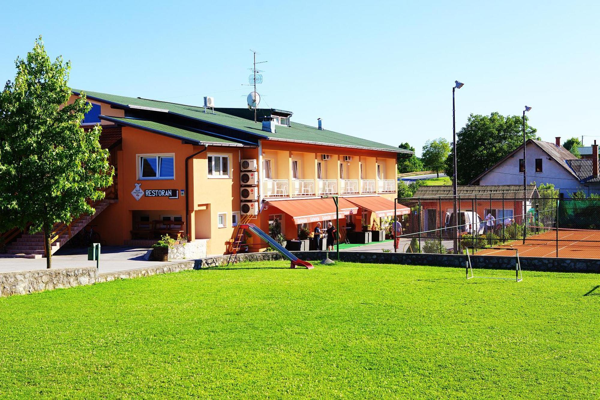 Bed And Breakfast Restaurant Dp Donji Zvecaj Εξωτερικό φωτογραφία