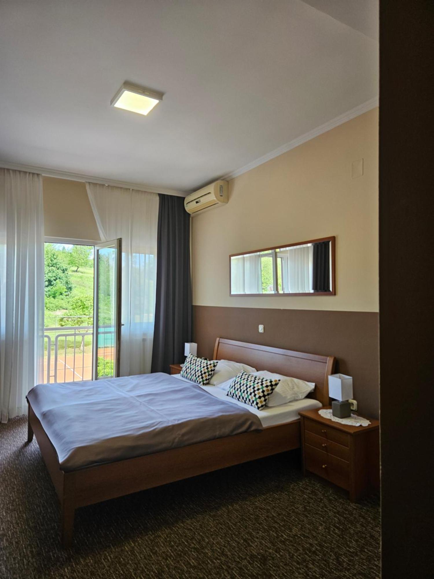Bed And Breakfast Restaurant Dp Donji Zvecaj Εξωτερικό φωτογραφία