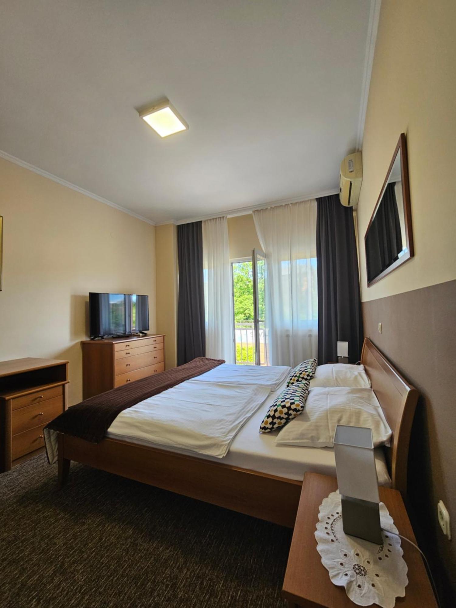 Bed And Breakfast Restaurant Dp Donji Zvecaj Εξωτερικό φωτογραφία