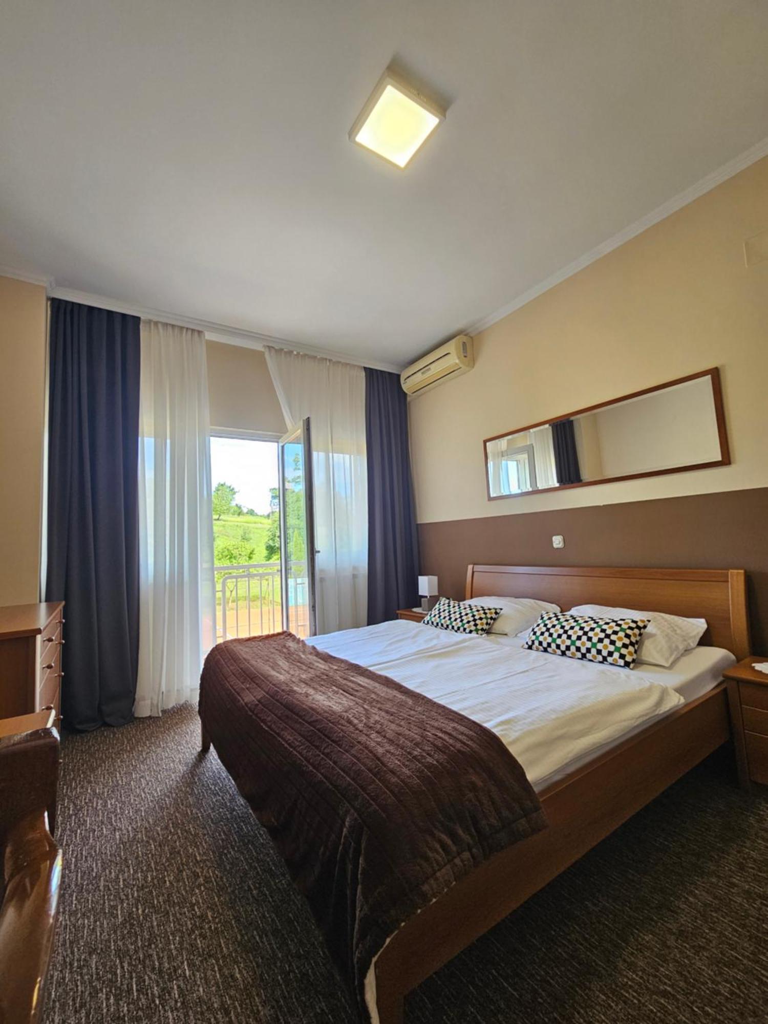 Bed And Breakfast Restaurant Dp Donji Zvecaj Δωμάτιο φωτογραφία