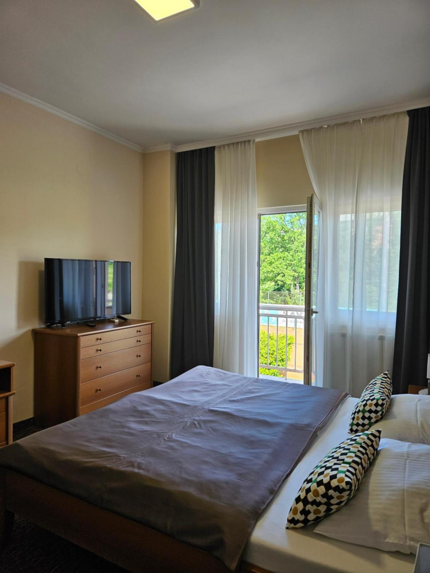 Bed And Breakfast Restaurant Dp Donji Zvecaj Δωμάτιο φωτογραφία
