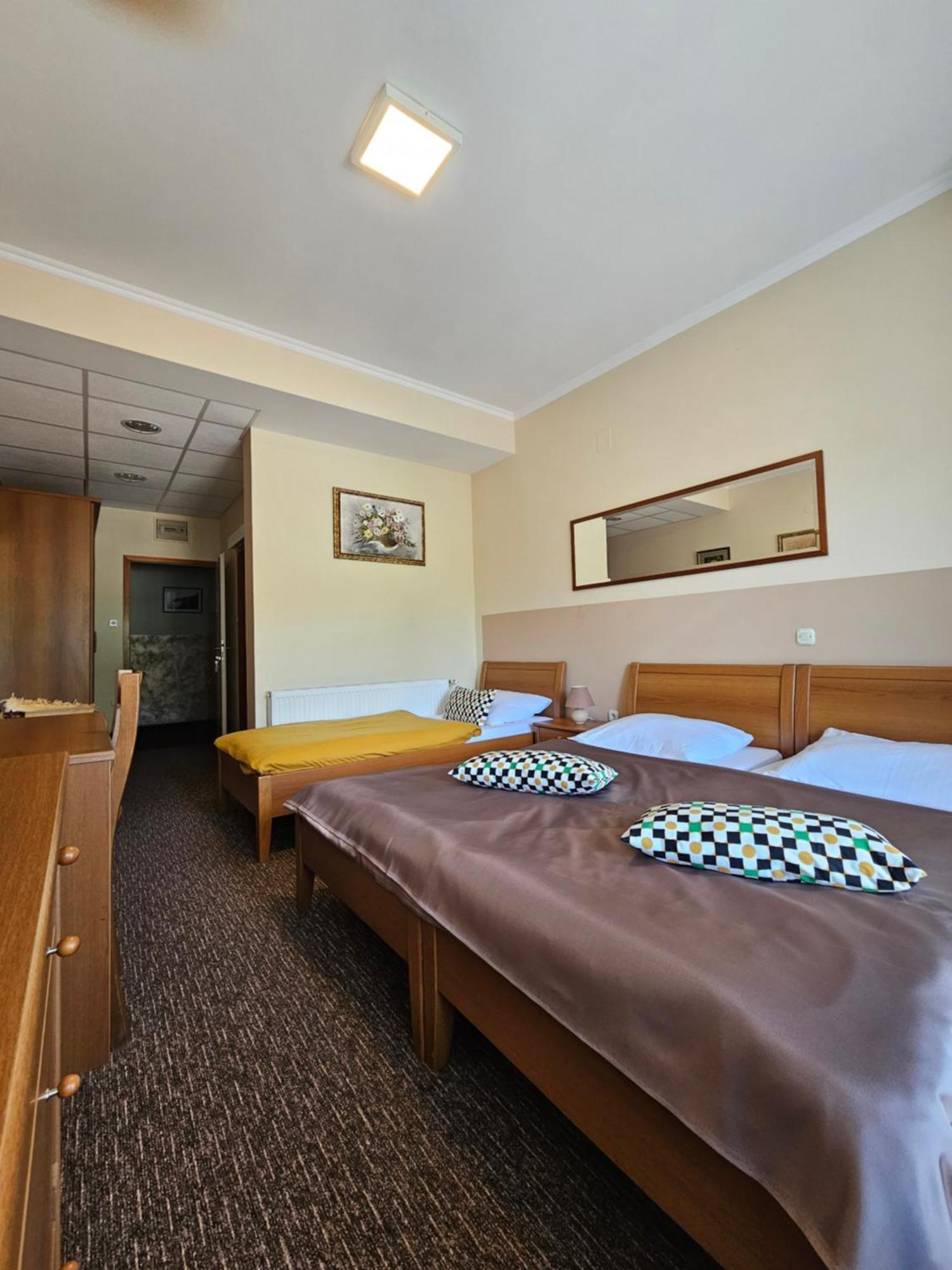 Bed And Breakfast Restaurant Dp Donji Zvecaj Δωμάτιο φωτογραφία
